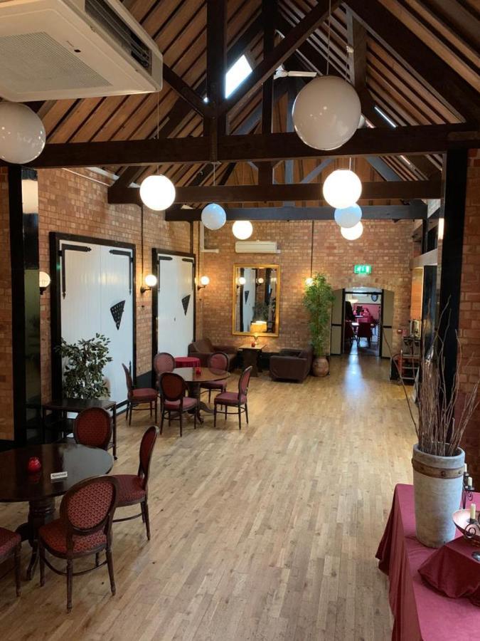 The Carre Arms & Restaurant Hotel 4*